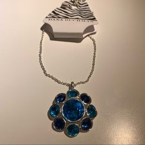 Stylish  blue pendant flower necklace
